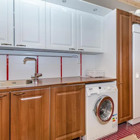 Semesterbostad Kolin Mesikaemmen By Interhome